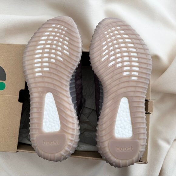 Adidas x Yeezy Boost 350 V2 in "Mono Mist", size 10.5 US - Picture 5 of 9